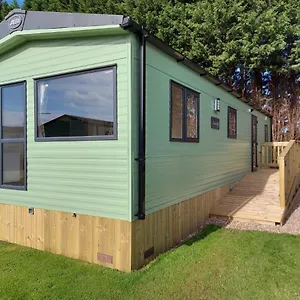 https://rustling-pines-at-knaresborough-lido.yorkshirehotels.net