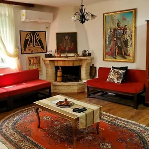 Unique Traditional House, Hosted By J&g , Tirana Albanie