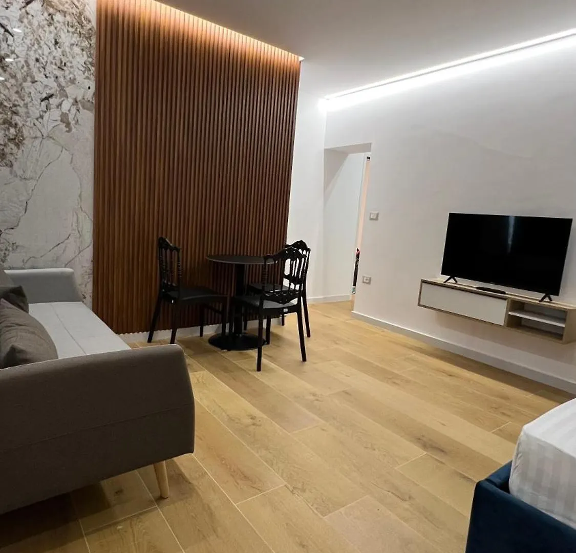 Tirana Central Apartments 0*,